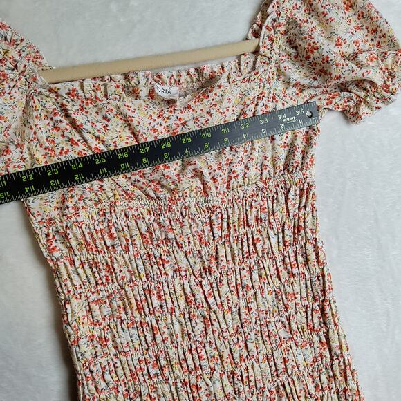 STORIA Small Smocked Square Neck BellSleeve FallVibe Sexy scrunched Elastic - Picture 4 of 16